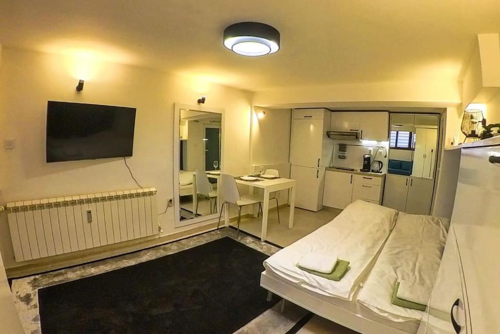 Appartamento With Courtyard Just Steps Away Vitosha Str Sofia