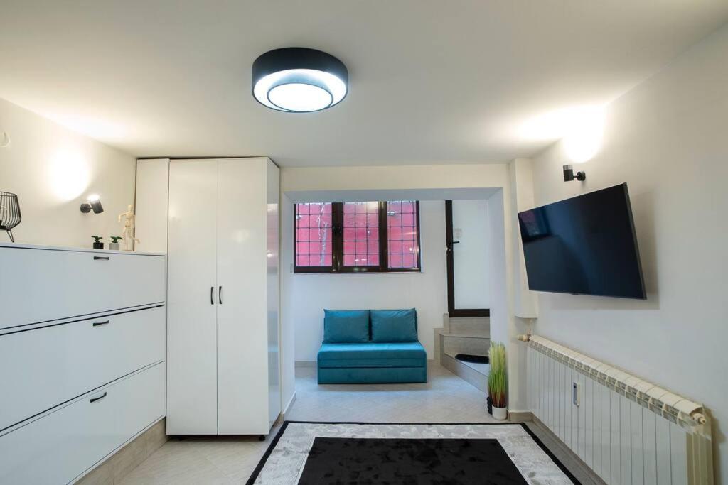With Courtyard Just Steps Away Vitosha Str Appartamento