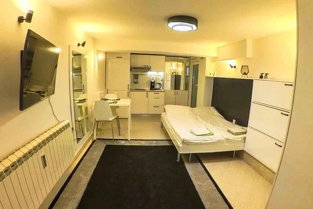 Appartamento With Courtyard Just Steps Away Vitosha Str Sofia