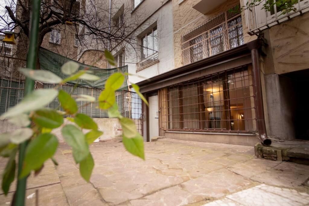 With Courtyard Just Steps Away Vitosha Str Sofia